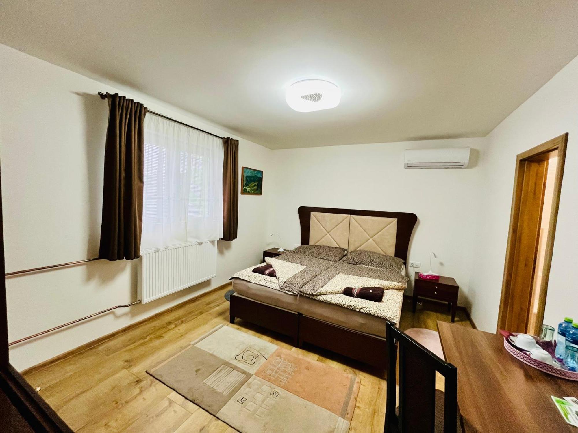 Penzion Tyche Surany Dış mekan fotoğraf